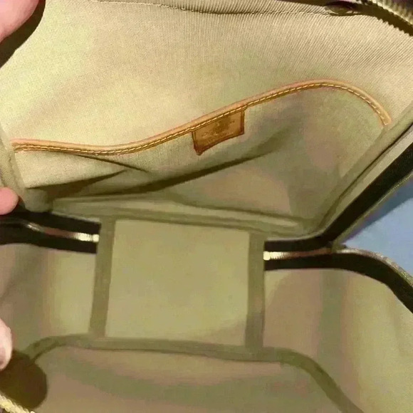 Louis Vuitton Monogram Excursion Shoe Bag - Picture 8 of 9